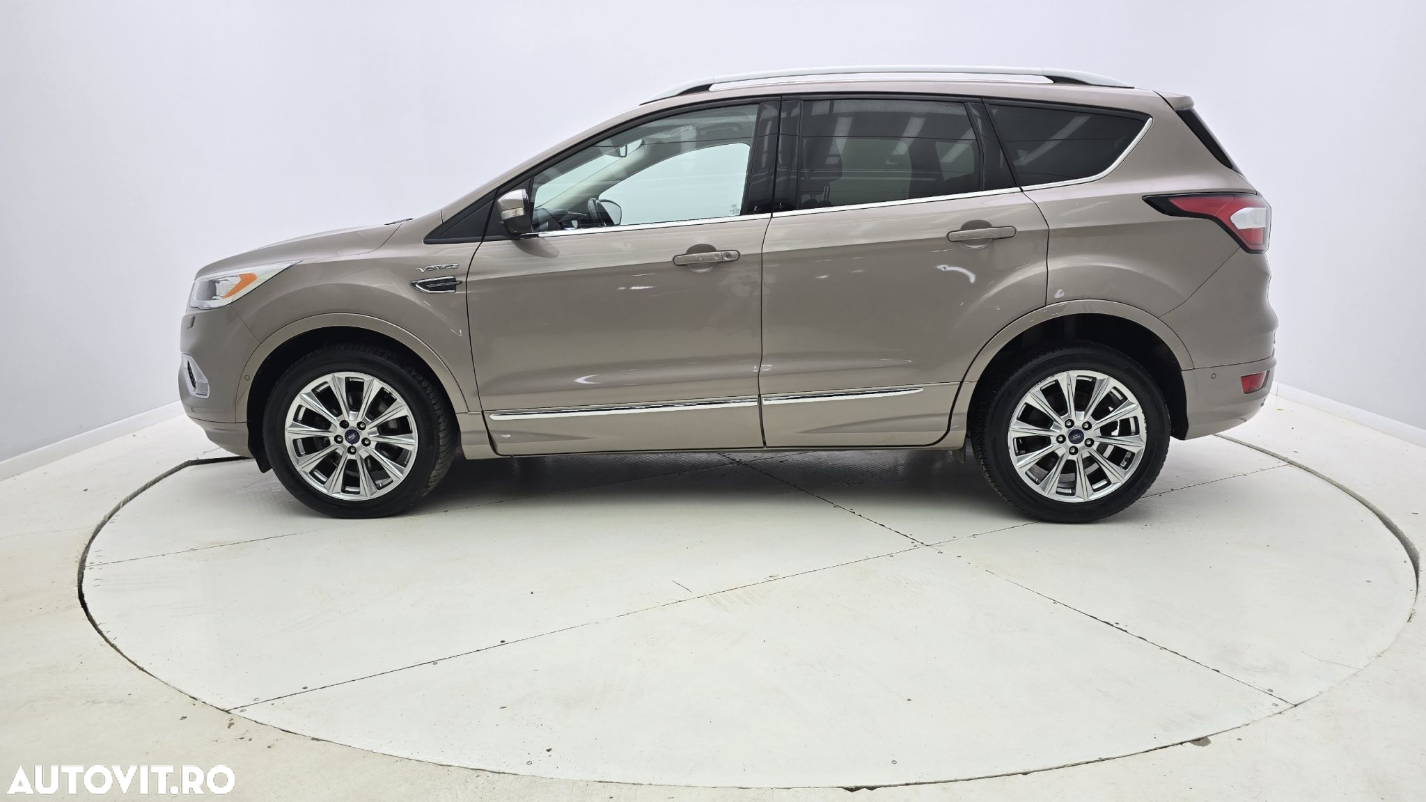 Ford Kuga - 9