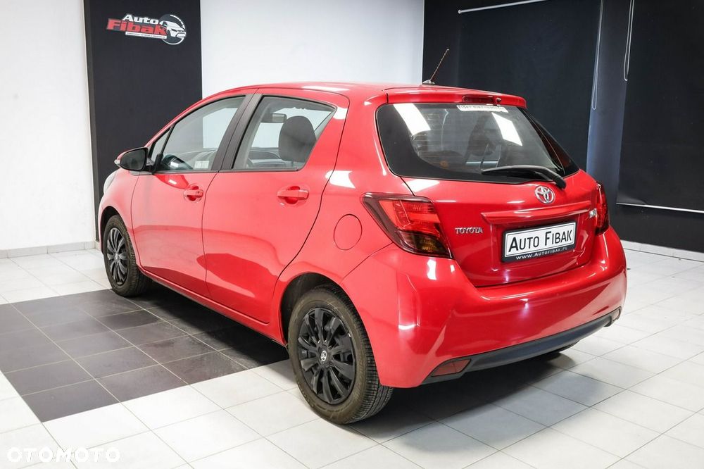 Toyota Yaris - 10