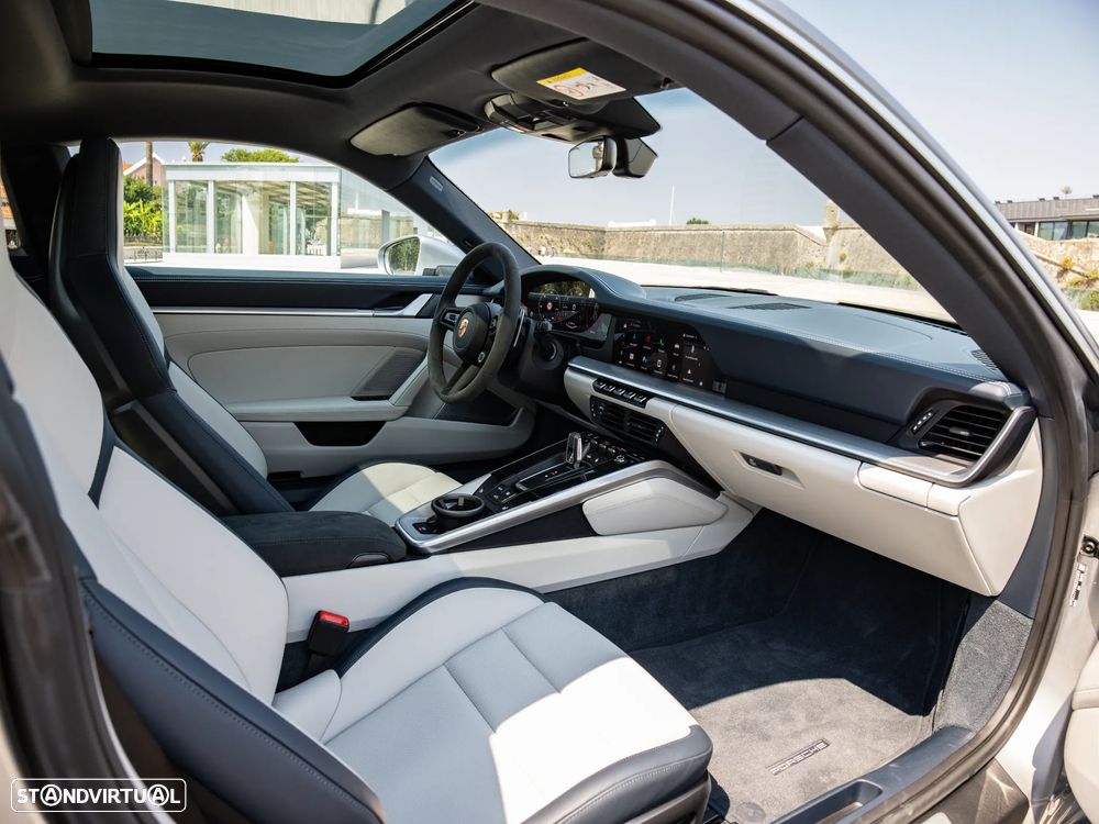 Porsche 911 (992) Carrera - 43