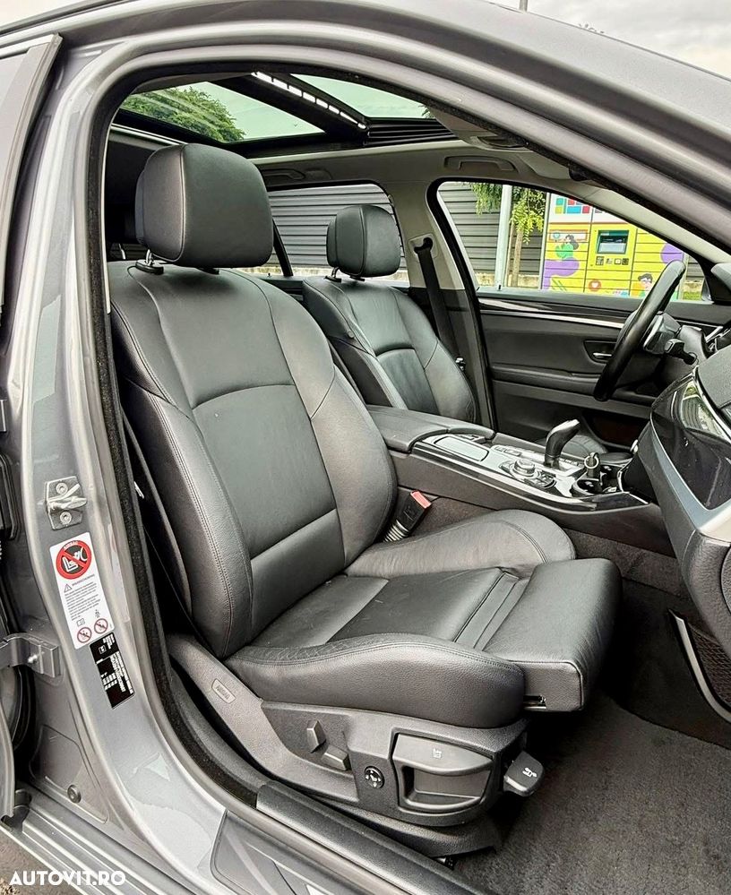 BMW Seria 5 525d xDrive - 12