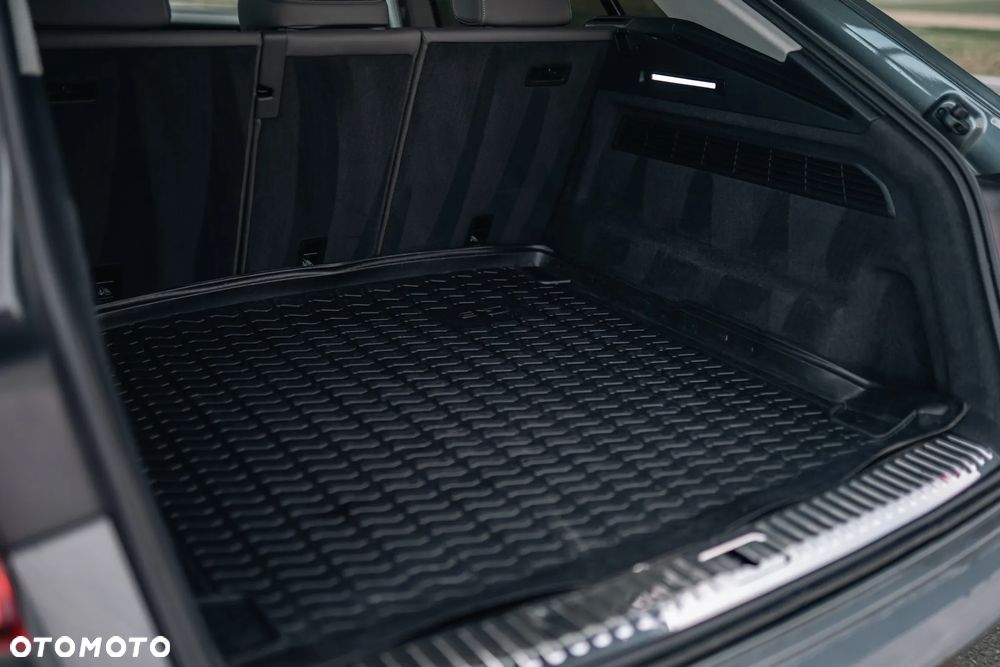 Audi Q8 SUV TFSI quattro 250 kW tiptronic S line business - 17