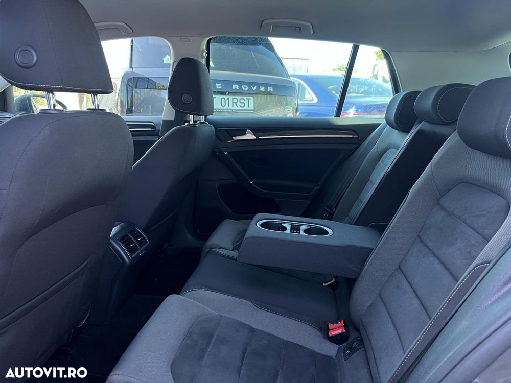 Volkswagen Golf - 25