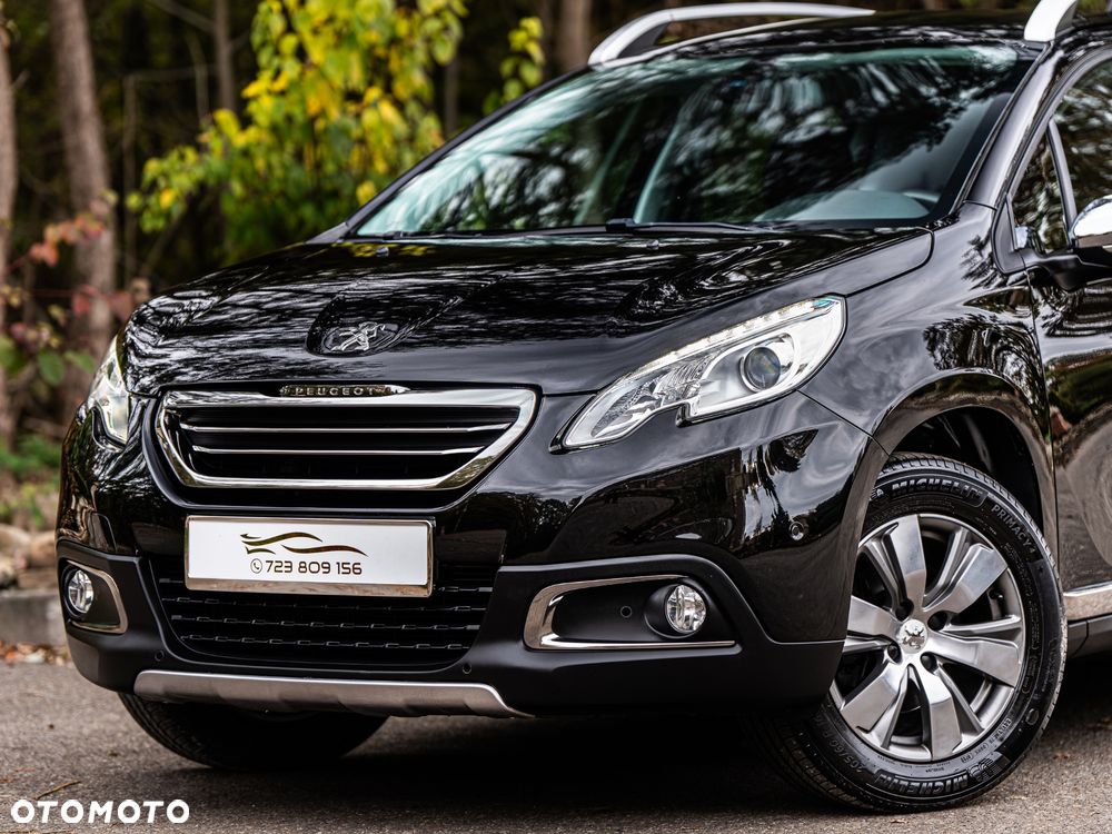 Peugeot 2008 1.2 Pure Tech Allure S&S - 16