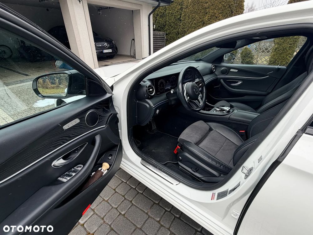Mercedes-Benz Klasa E 220 d 4-Matic 9G-TRONIC - 8