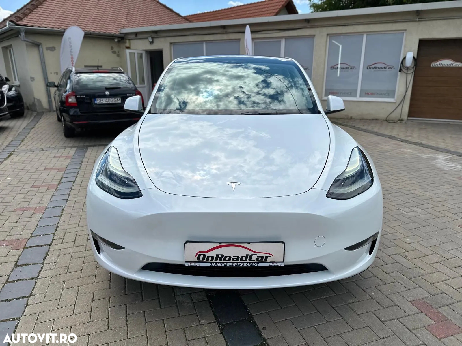 Tesla Model Y Long Range Dual Motor AWD - 15