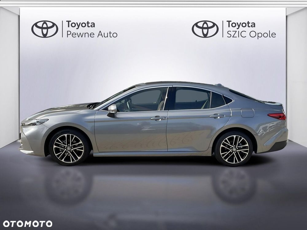 Toyota Camry - 16