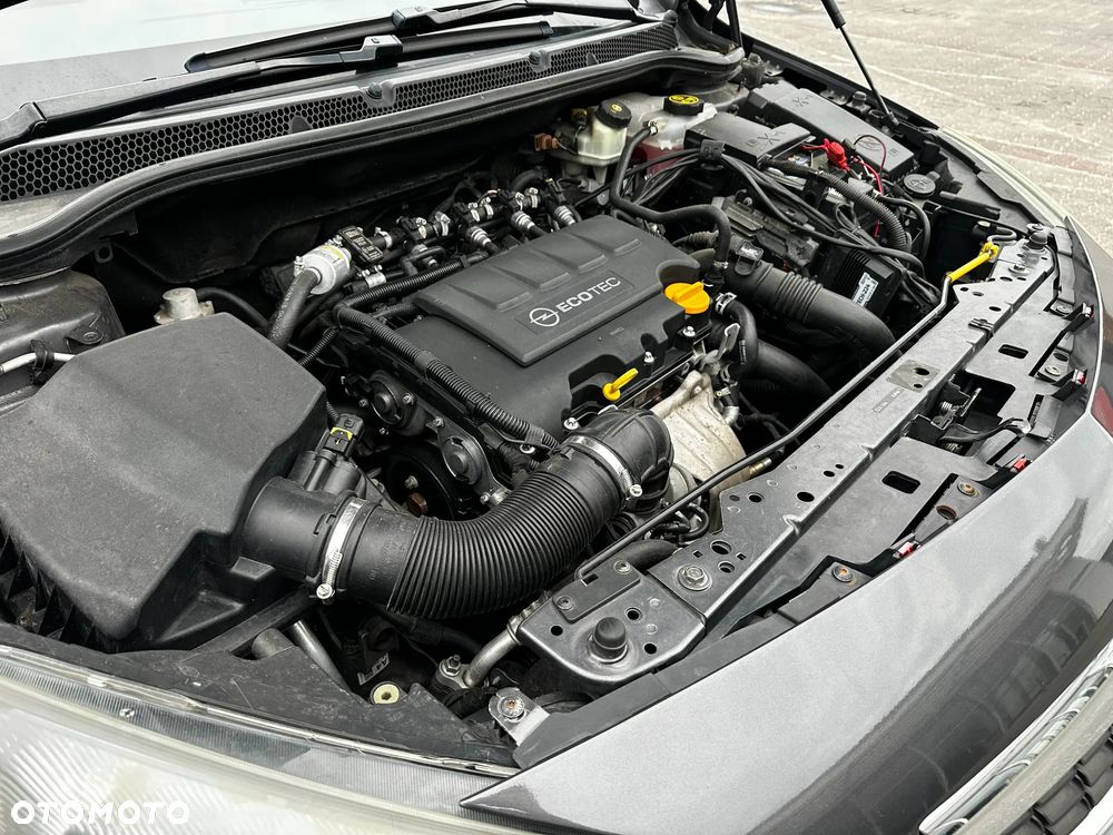 Opel Astra 1.4 Turbo - 28
