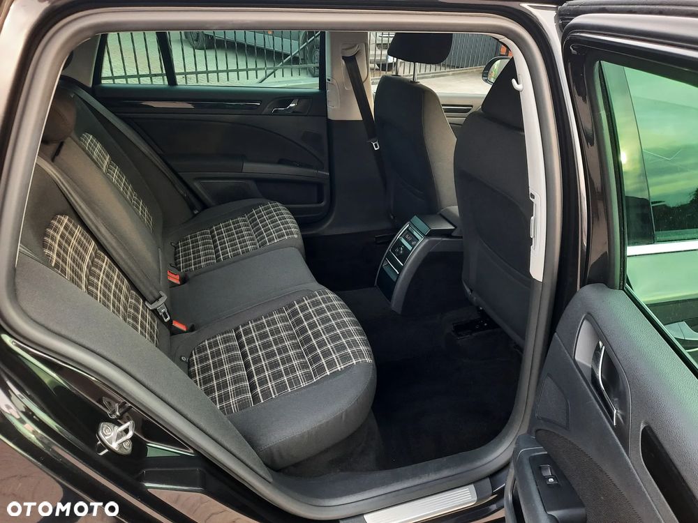 Skoda Superb 2.0 TDI DSG Exclusive - 14