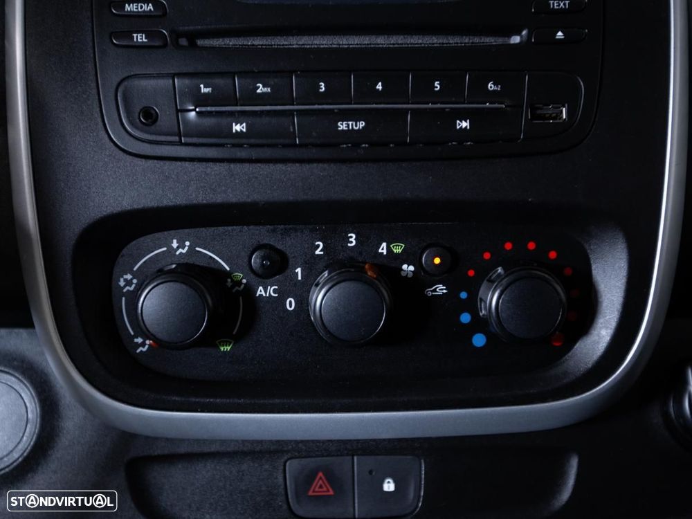 Renault Trafic 1.6 dCi L2H1 1.2T 6L c/IVA - 15