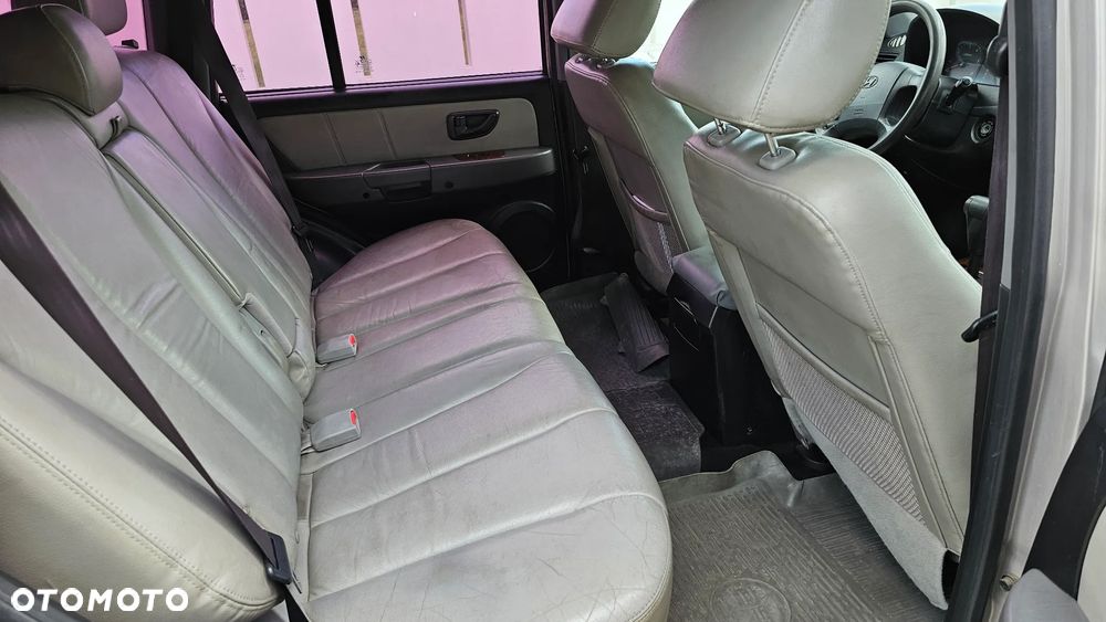 Hyundai Terracan - 12