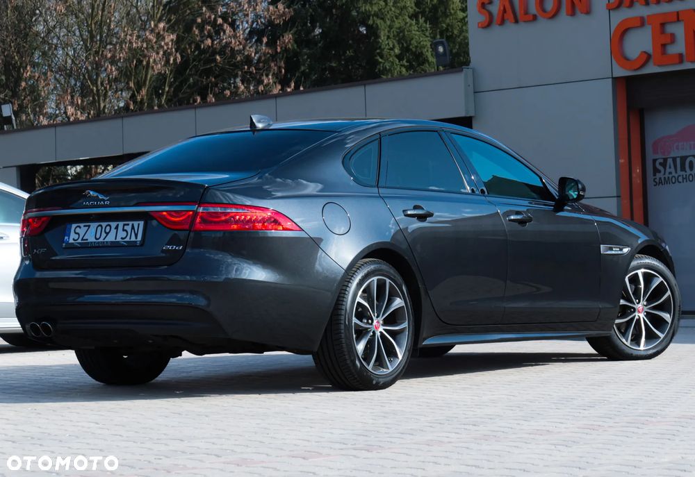 Jaguar XF 20d R-Sport - 39