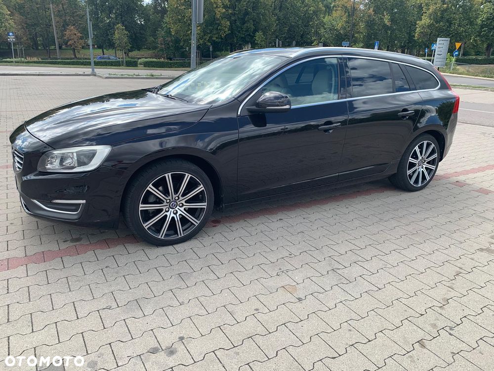 Volvo V60 T5 Geartronic Momentum - 1