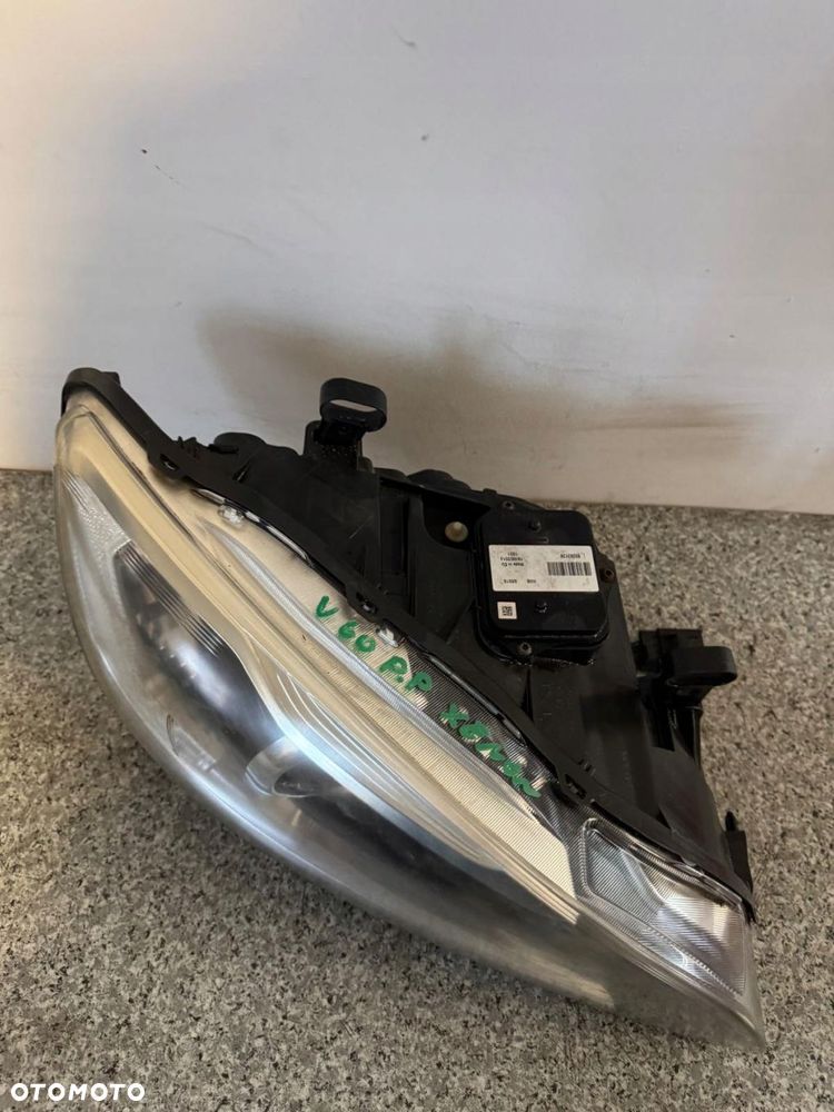 lampa prawy przód volvo v60 s60 ii 2011-2018 xenon 31420111 - 10