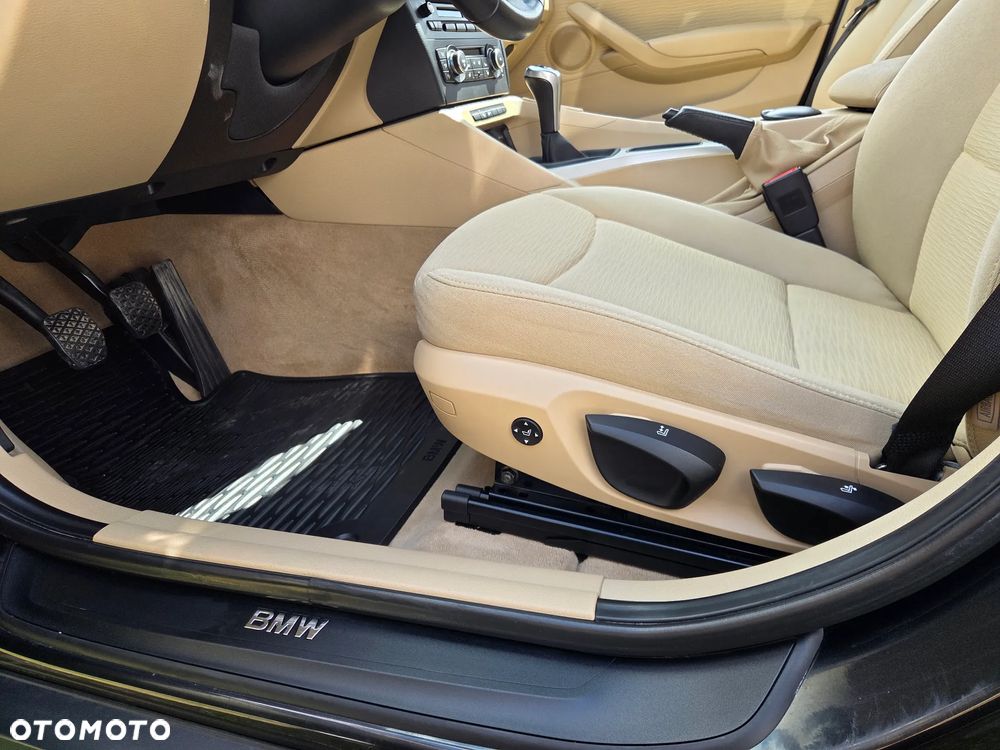 BMW X1 sDrive18i xLine - 16