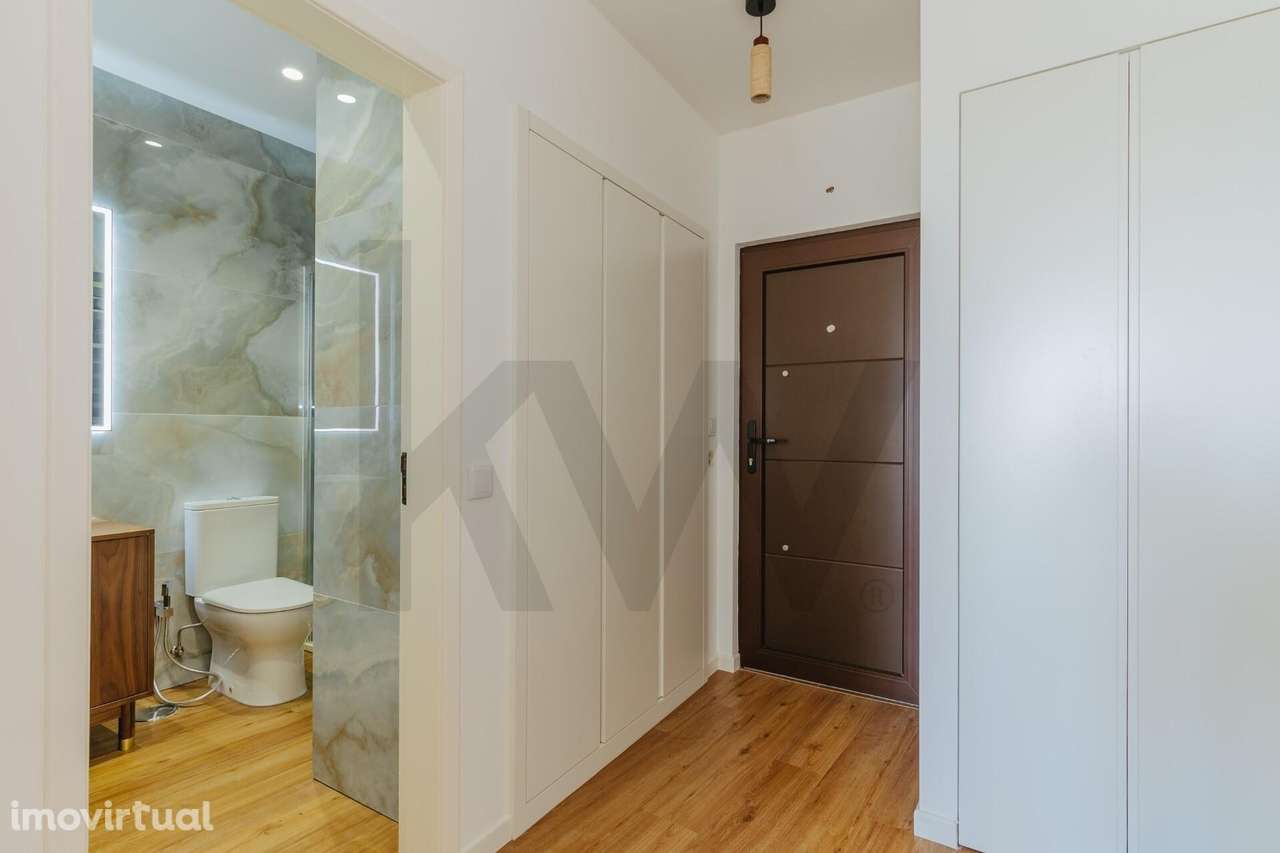 Apartamento T1 com Vista Mar e junto ao Casino do Estoril - Grande imagem: 2/16