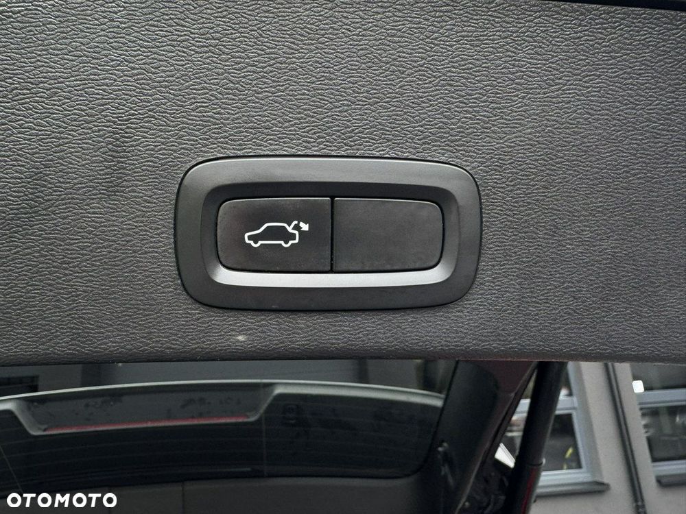 Volvo XC 40 D3 SCR R-Design - 25