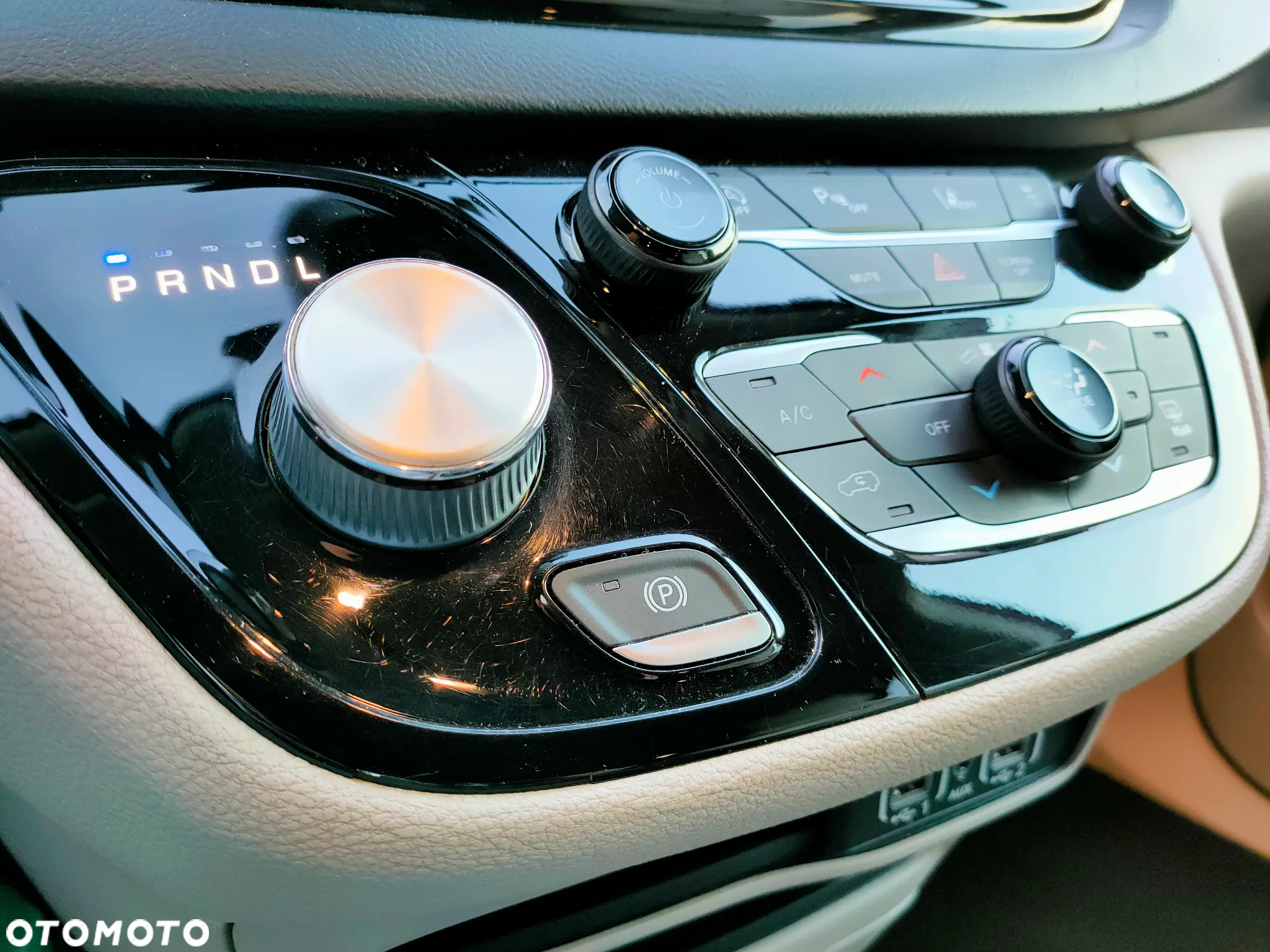 Chrysler Pacifica - 22