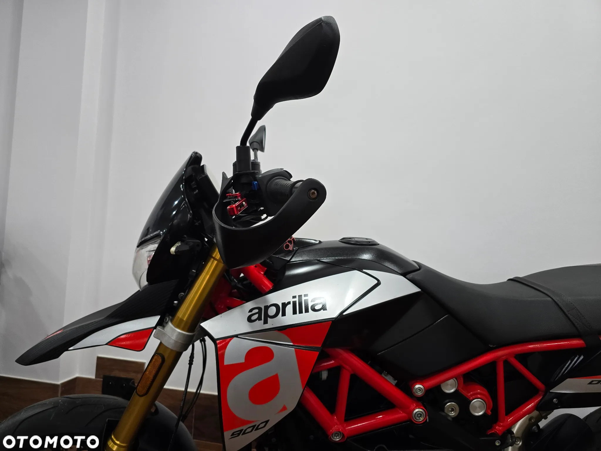 Aprilia Dorsoduro - 21