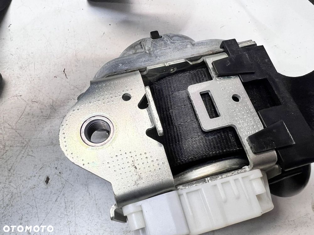 PAS BEZPIECZEŃSTWA LEWY TYŁ AUDI A5 8W 8W8857805B USZKODZONY - 7