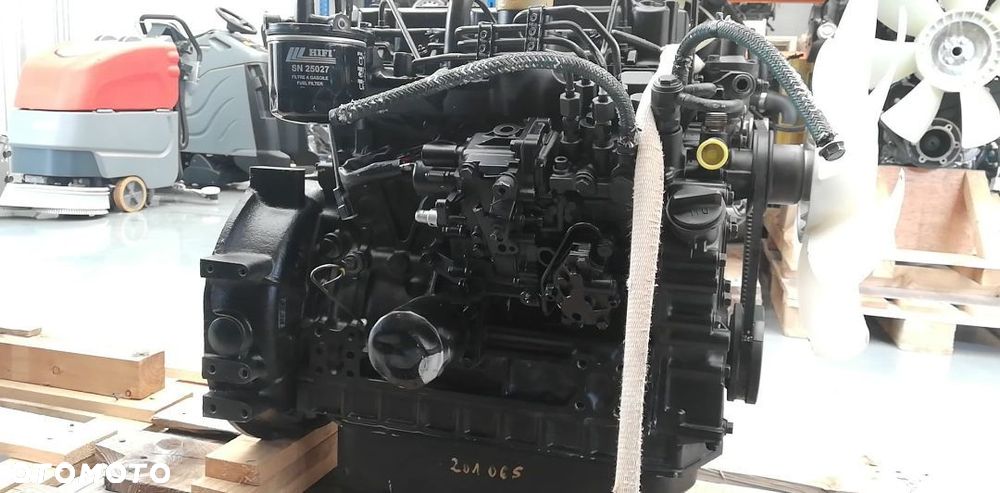 SILNIK VOLVO D2 2DCAE3 27.2 kW 2200 rpm 11 789 zł netto - 6