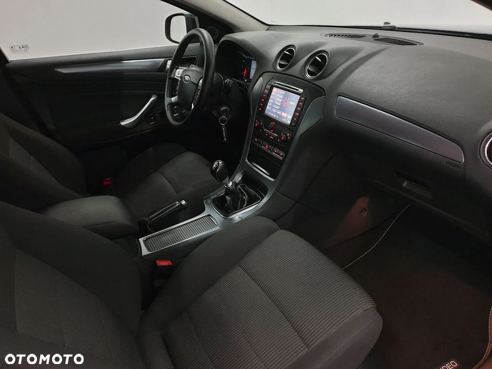 Ford Mondeo SW 2.0 TDCi Titanium - 38