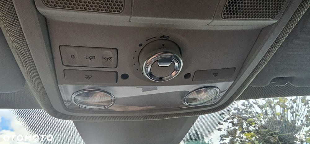 Volkswagen Passat - 21