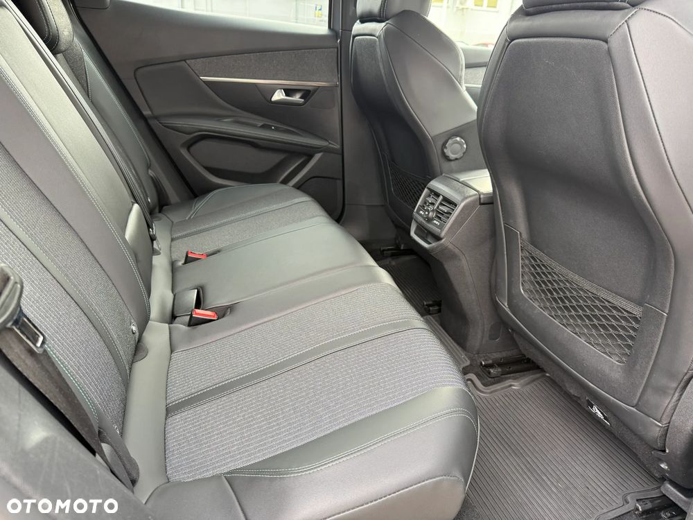 Peugeot 3008 1.2 PureTech Allure Pack S&S EAT8 - 17