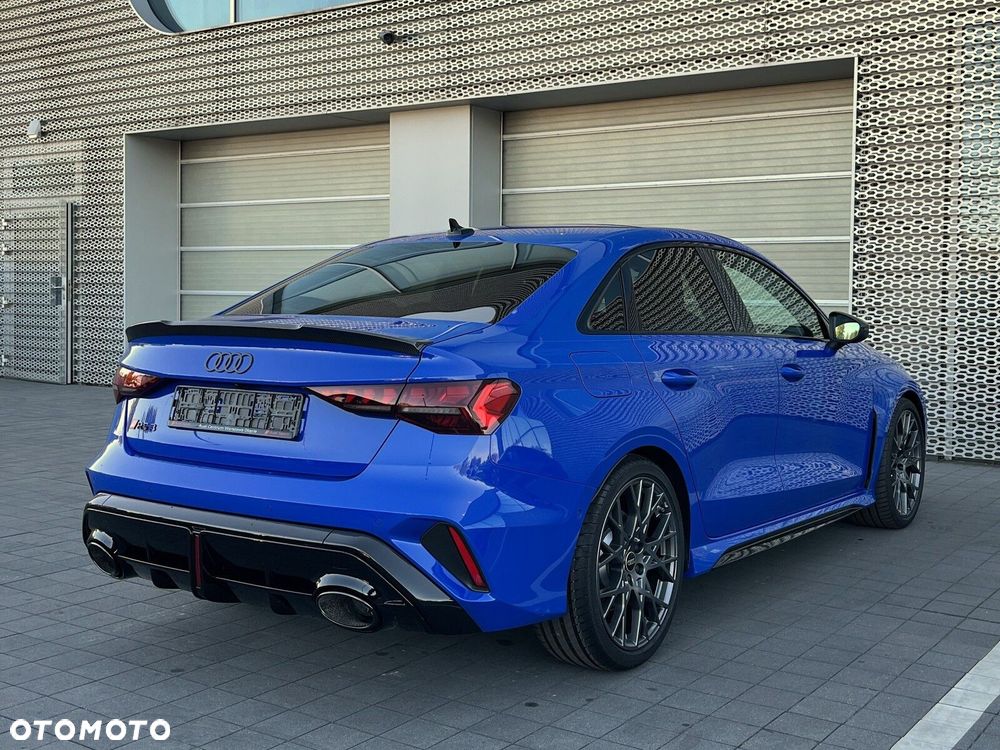 Audi RS3 Limousine - 14