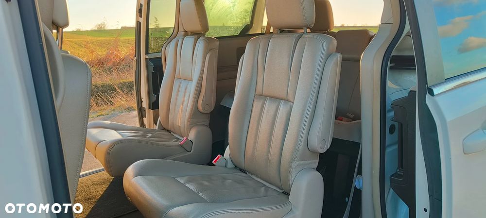 Chrysler Town & Country 3.6 Touring - 14