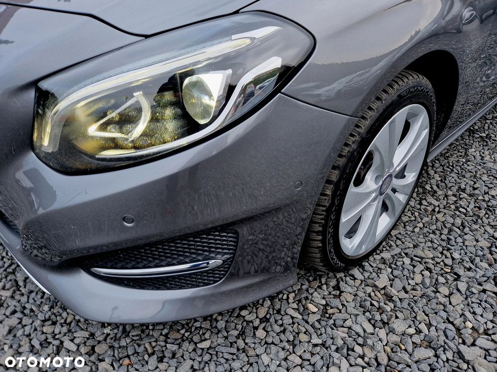 Mercedes-Benz Klasa B 180 7G-DCT Edition - 36