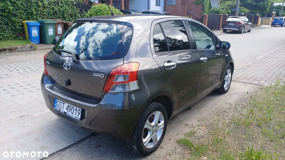 Toyota Yaris 1.33 Premium - 5
