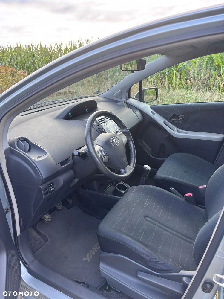 Toyota Yaris 1.3 VVT-i Sol - 13