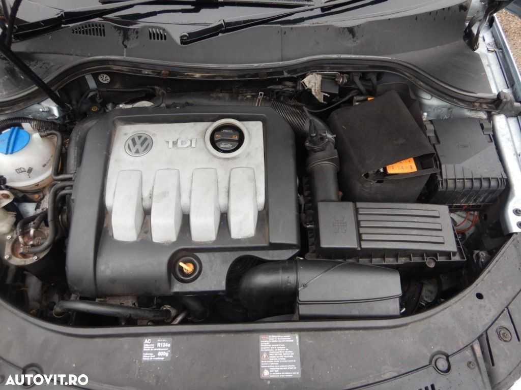 Calculator motor ECU Volkswagen Passat B6 2008 Sedan 1.9 TDi - 3