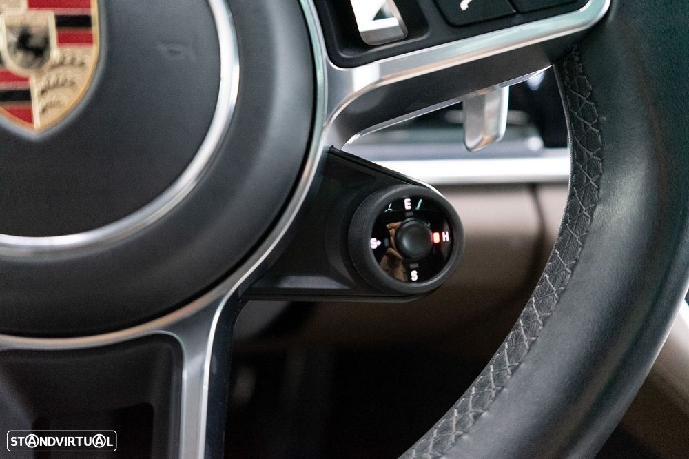 Porsche Panamera Sport Turismo 4 E-Hybrid - 44