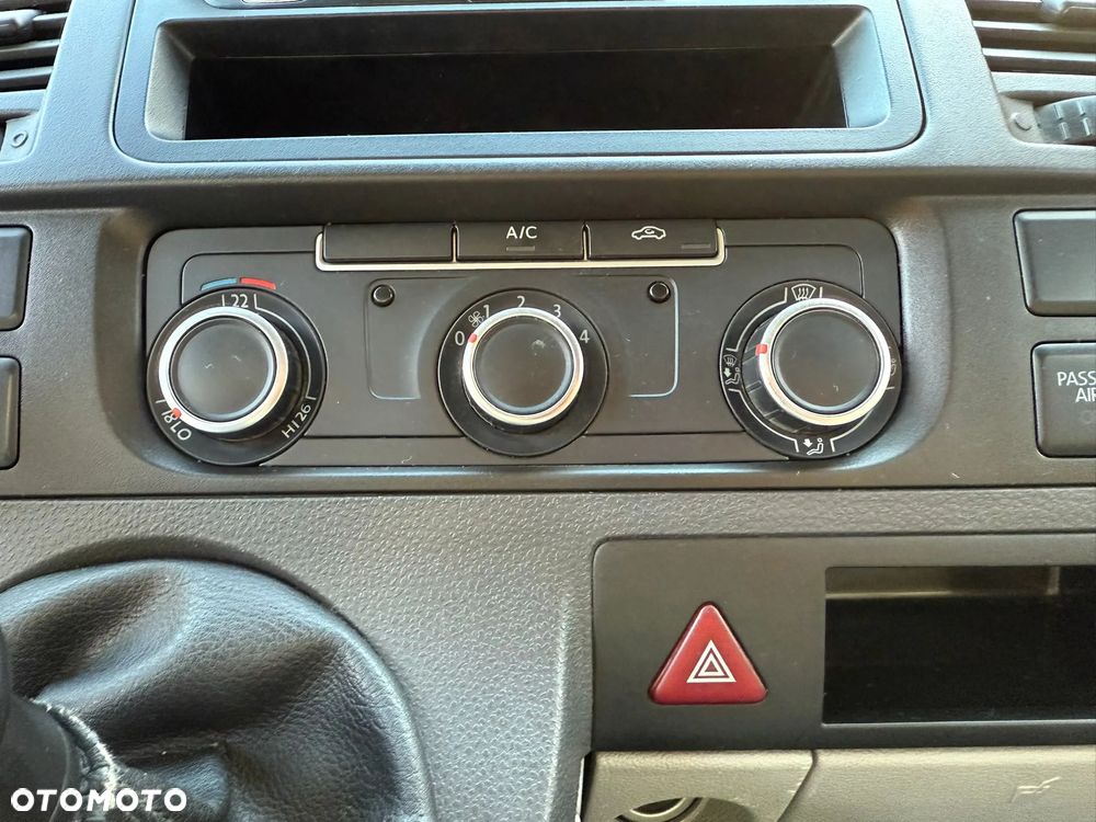Volkswagen Transporter 2.0 TDI Maxi Klima Stan perfekcyjny - 13