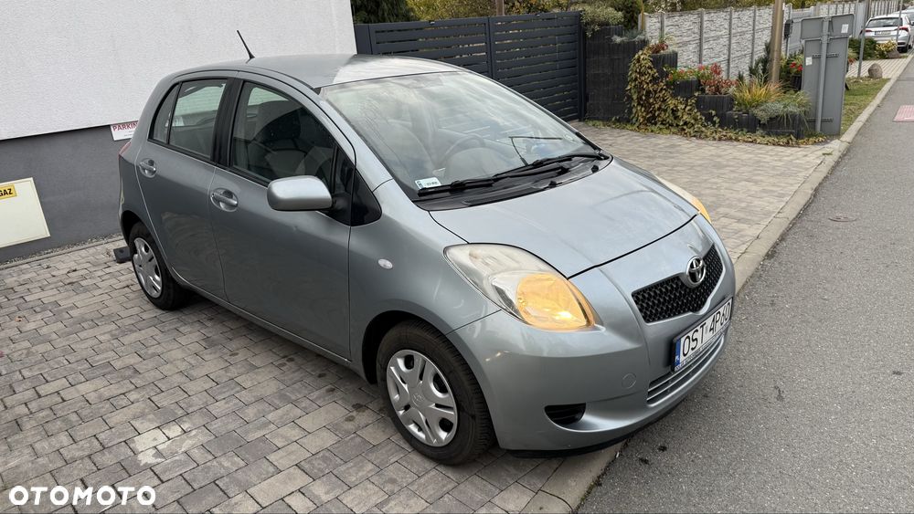 Toyota Yaris - 1