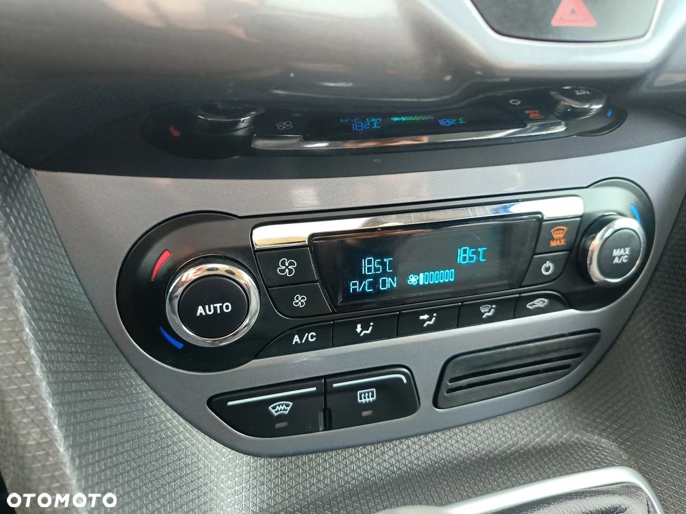 Ford Tourneo Connect Grand - 18