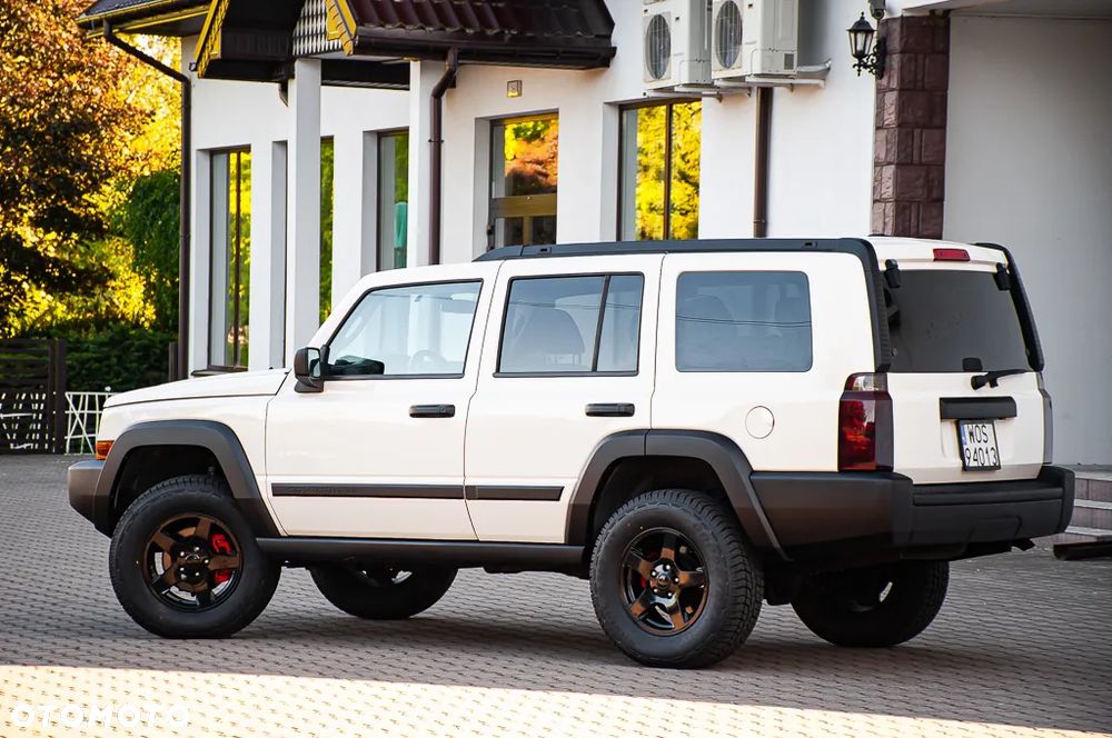 Jeep Commander - 11