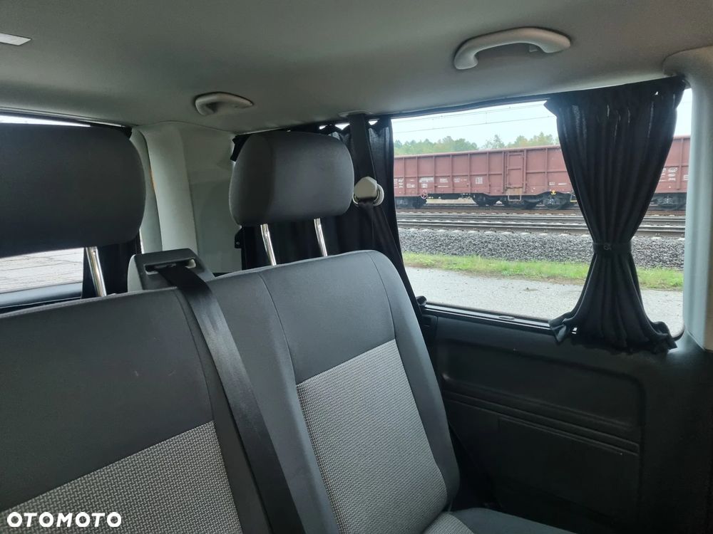 Volkswagen Caravelle - 31
