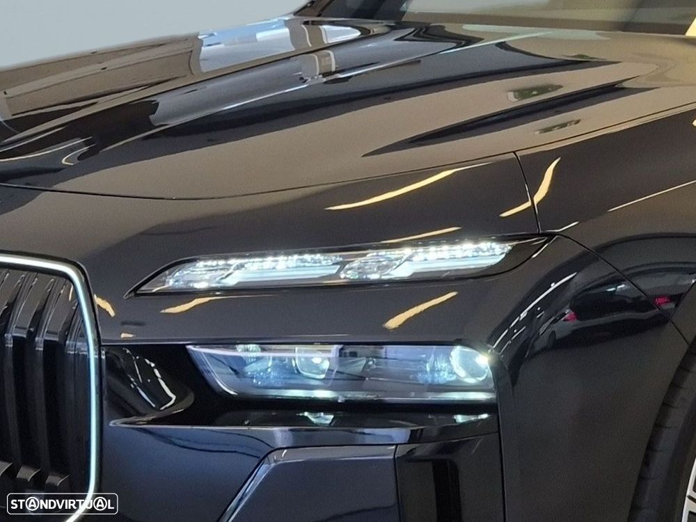 BMW i7 eDrive50 Pack Desportivo M Pro - 3