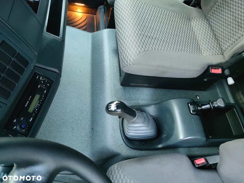 MAN TGM 18.240/ 15.240 TGL 12.240/12.250 AXOR ATEGO Mercedes LE - 16