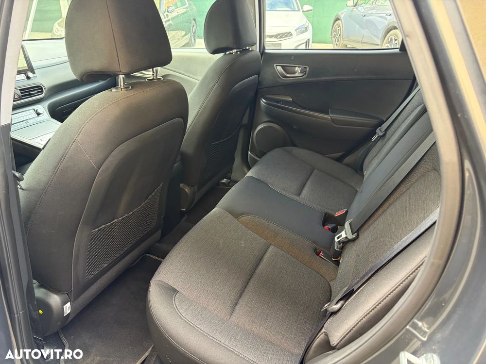 Hyundai KONA Business - 25