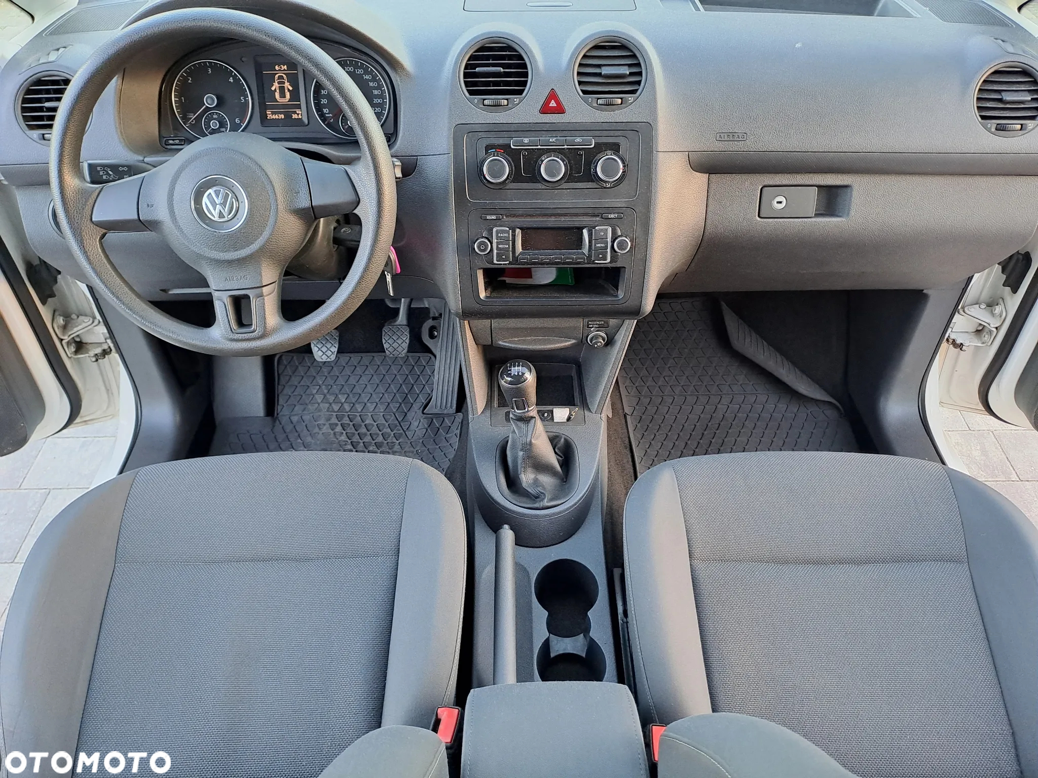 Volkswagen Caddy Maxi 2.0 TDI Comfortline 4Motion - 9