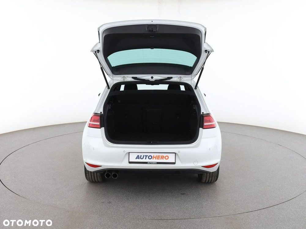 Volkswagen Golf - 19