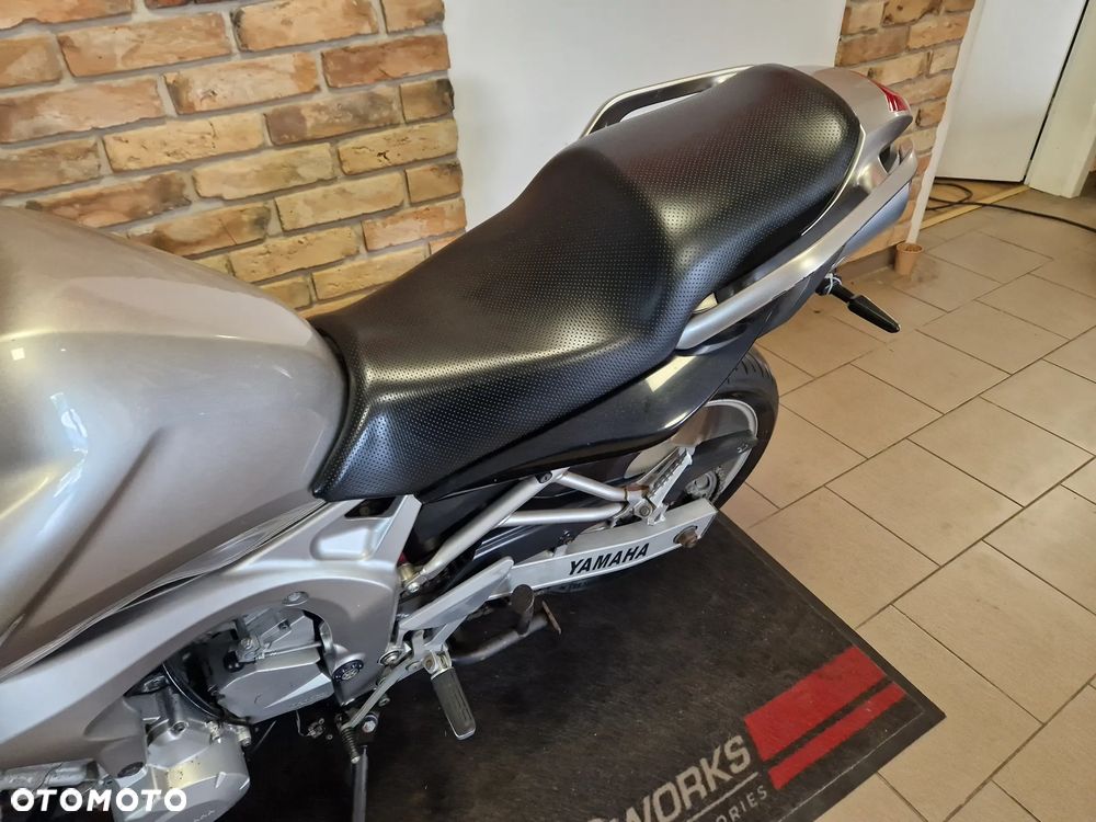 Yamaha FZ6 - 20