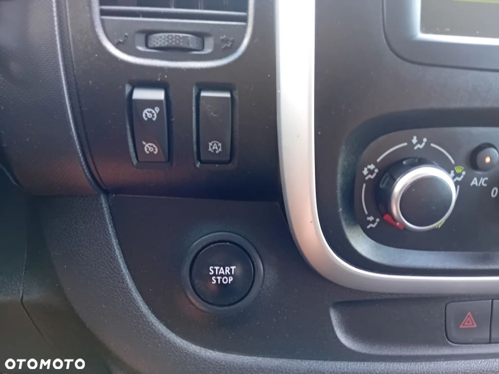 Renault Trafic - 25