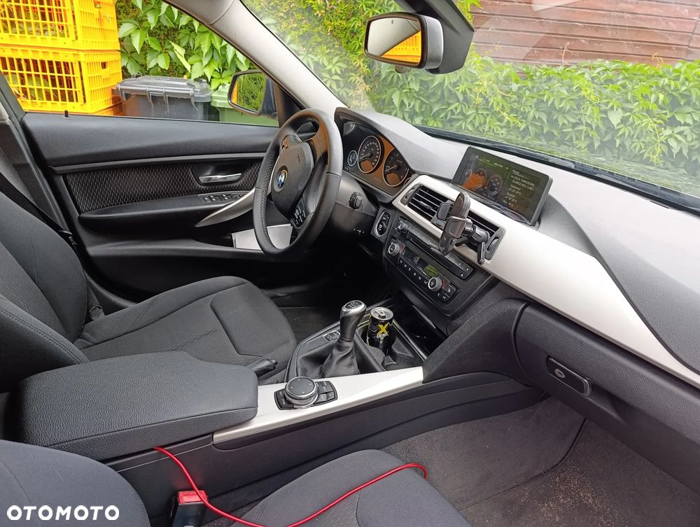 BMW Seria 3 320d - 18