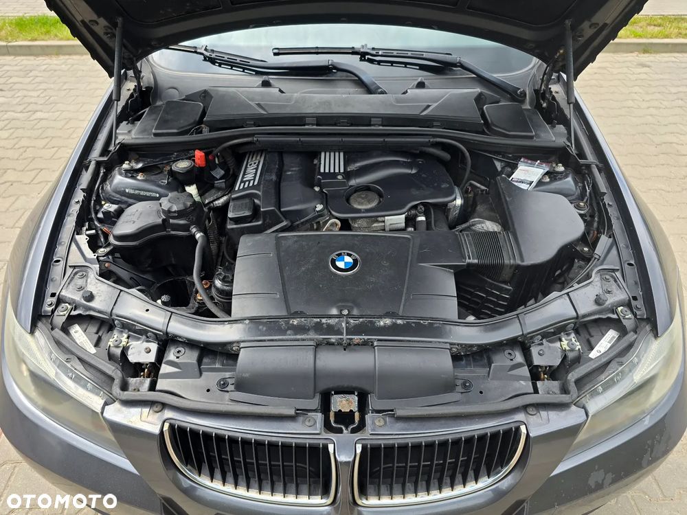 BMW Seria 3 320i - 5
