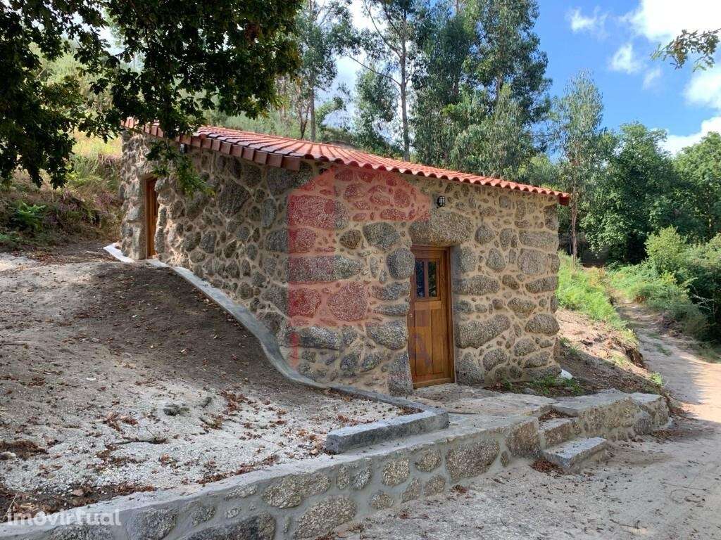 Terreno com ruína restaurada, Azias - Grande imagem: 2/13