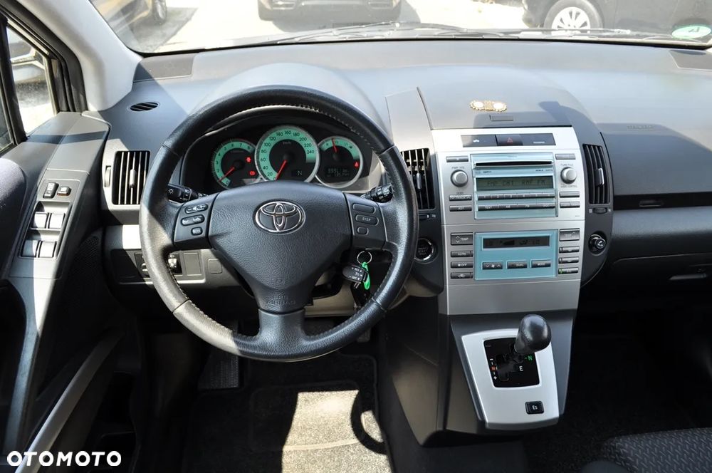 Toyota Corolla Verso 1.8 Premium 7os MM - 31